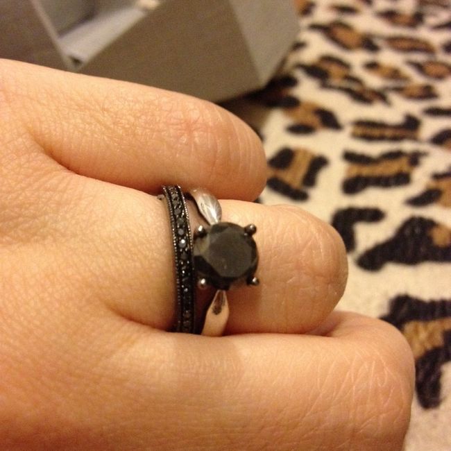 Anillo de compromiso con diamantes negro???? - 1