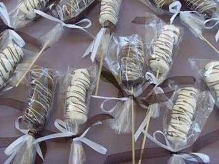 Que puede llevar una mesa de dulces o candy bar? - 12