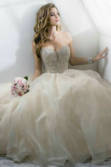 Vestidos en corte corazón - 6