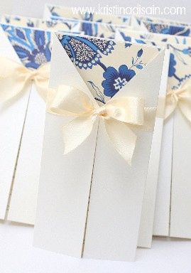 Blanco y azul para las invitaciones