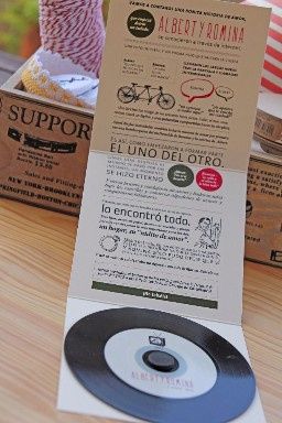 Un vinilo también se convierte en invitación