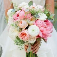 Peonias y rosas