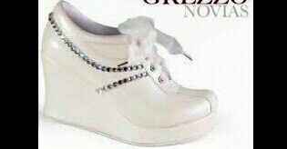 Que tipo de zapatos les gutarian usaran ..... - 1