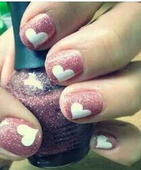 Para fechas románticas, manicure de corazón - 2