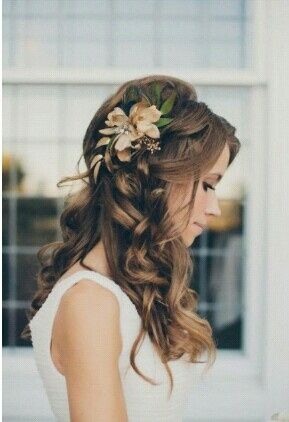 Peinados semi recogidos: tendencias para novias del 2016 - 1