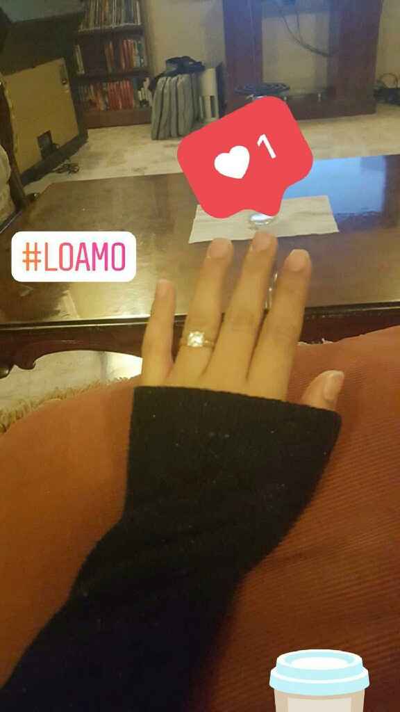  Presuman su anillo de compromiso - 1
