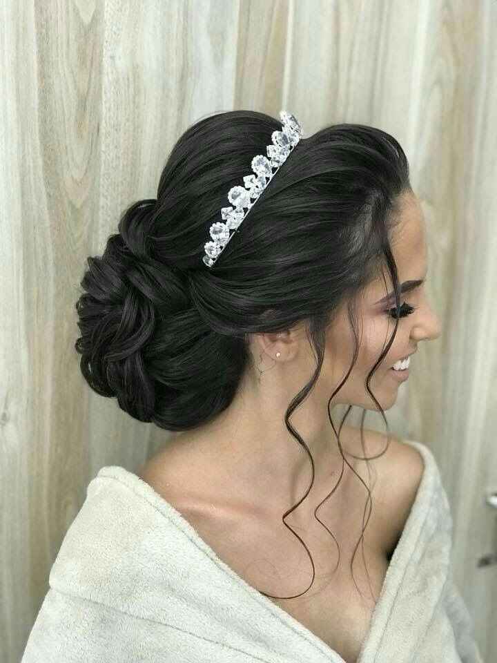 Peinados  con corona / tiara - 2