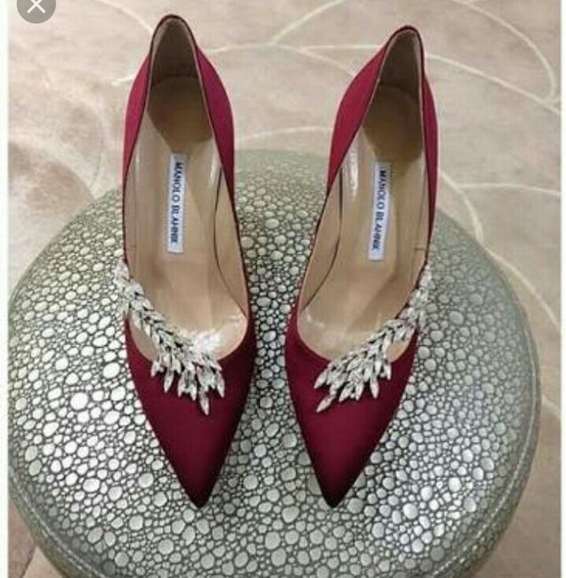 Zapatillas  color vino o blancas? - 3