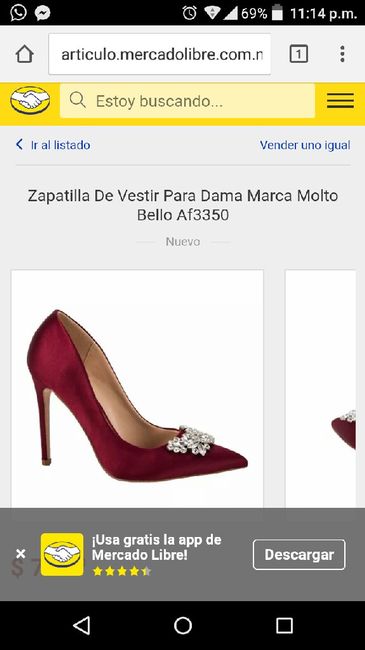 Zapatillas  color vino o blancas? 1