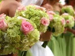 en esta puede agregar rosas amarillas y quitar las rosas