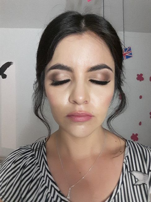 Sombra aquí sombra allá maquillate 🎶 - 4