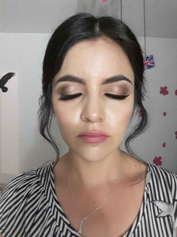 Sombra aquí sombra allá maquillate 🎶 - 4