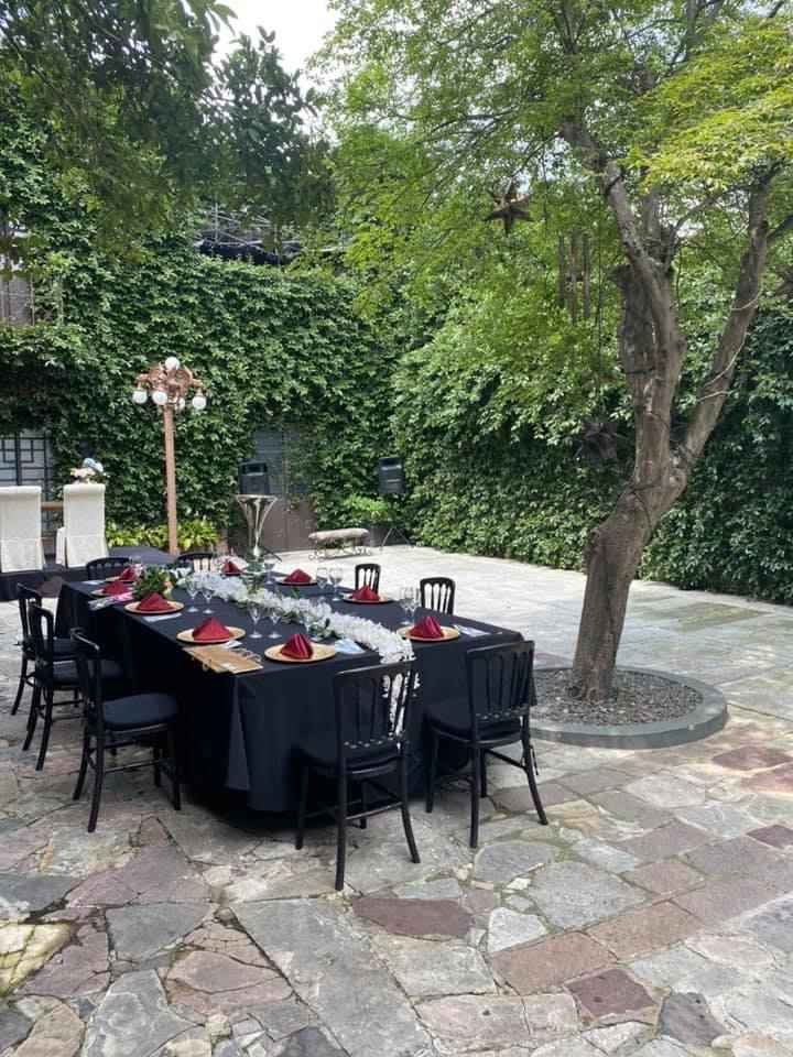 Acomodo mesas de invitados - 1