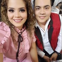 ya en la cena festejando el compromiso con nuestras familias!!