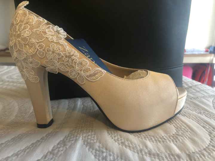 Zapatos de novia, mandarlos a hacer o comprarlos ya hechos !! - 1