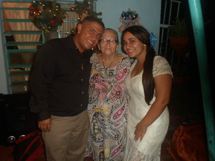 mi esposo (wuao) con la abuelita!