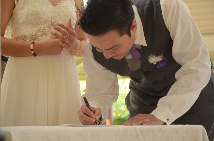 Ahora firma el novio 