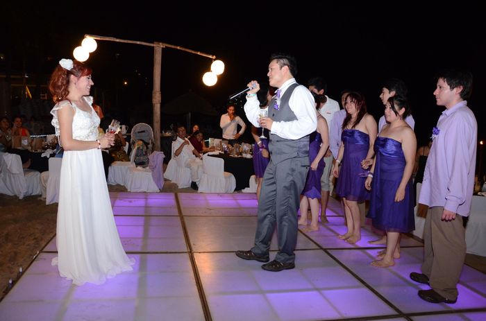 Mi esposo cantándome de sorpresa