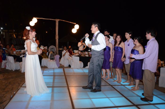 Mi esposo cantándome de sorpresa