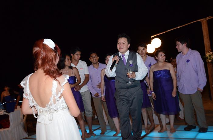 Mi esposo cantándome de sorpresa