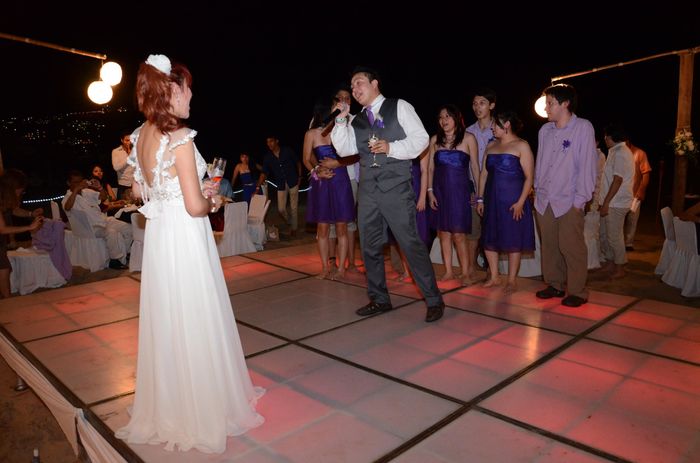Mi esposo cantándome de sorpresa