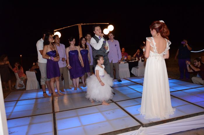 Mi esposo cantándome de sorpresa