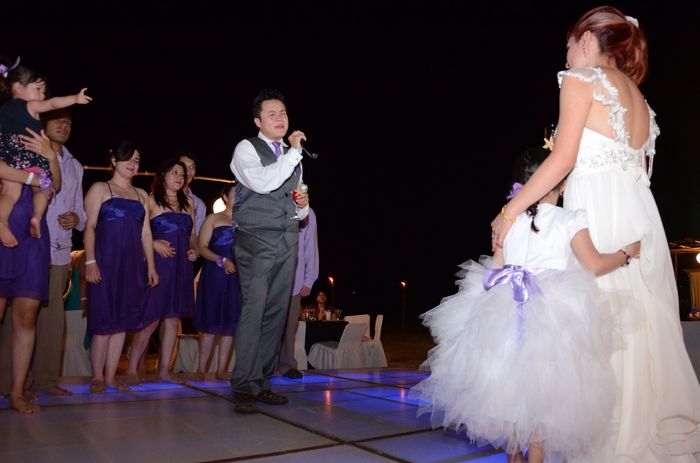 Mi esposo cantándome de sorpresa