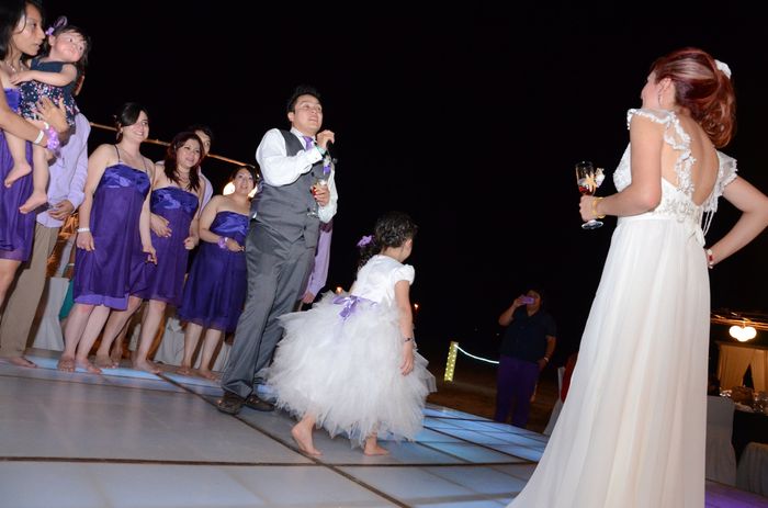 Mi esposo cantándome de sorpresa
