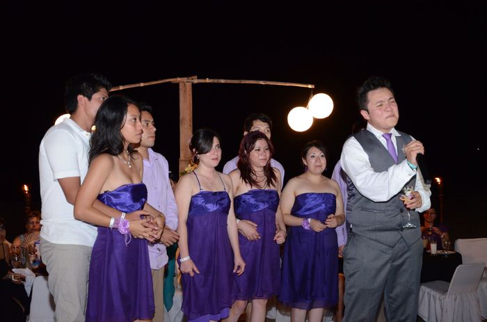 Mi esposo cantándome de sorpresa