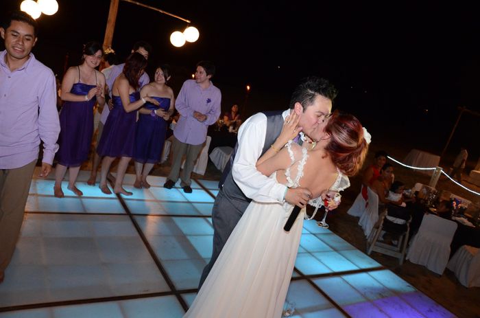 Mi esposo cantándome de sorpresa