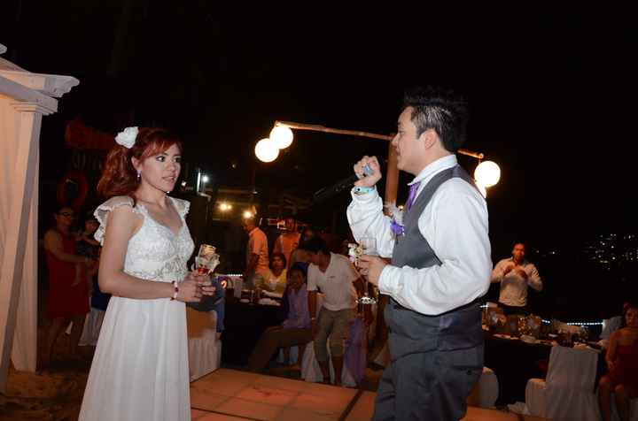 Mi esposo cantándome de sorpresa