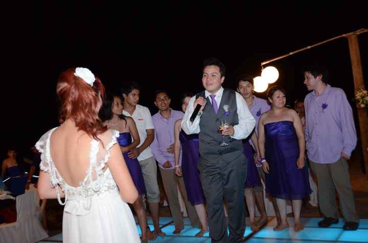 Mi esposo cantándome de sorpresa