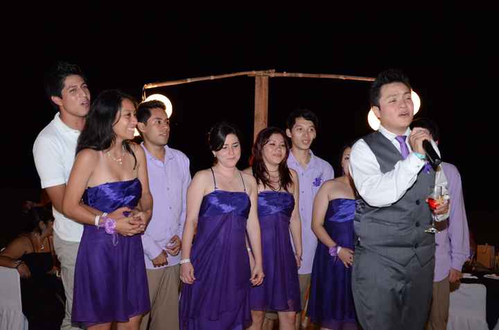 Mi esposo cantándome de sorpresa