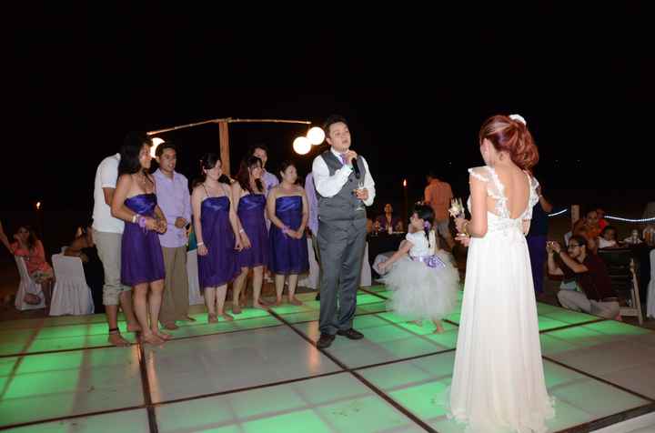 Mi esposo cantándome de sorpresa