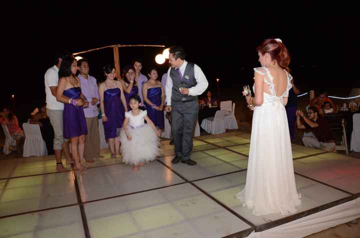 Mi esposo cantándome de sorpresa