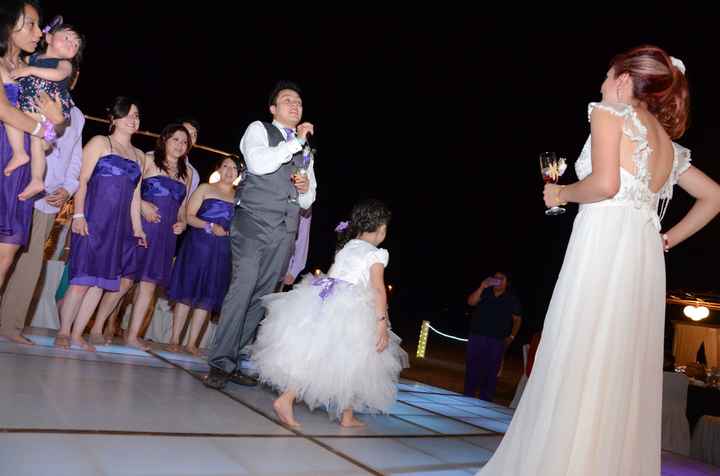 Mi esposo cantándome de sorpresa