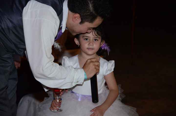 Mi esposo cantándome de sorpresa
