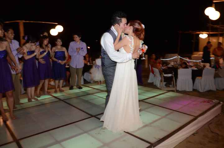 Mi esposo cantándome de sorpresa