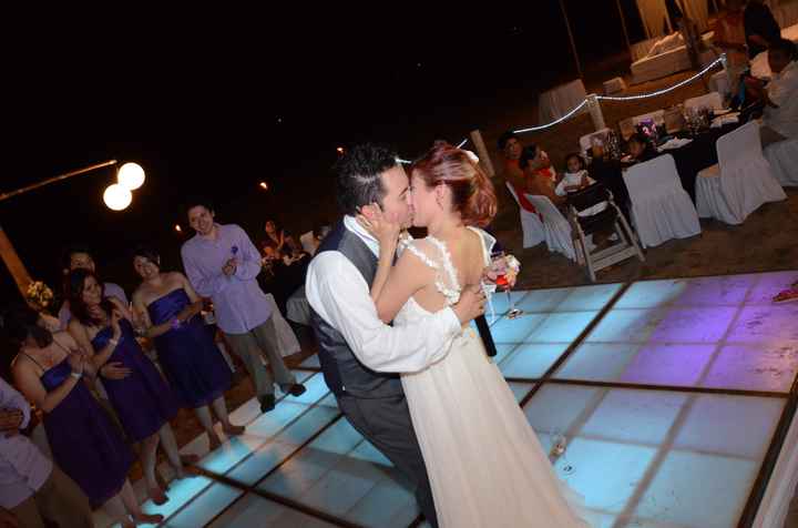 Mi esposo cantándome de sorpresa