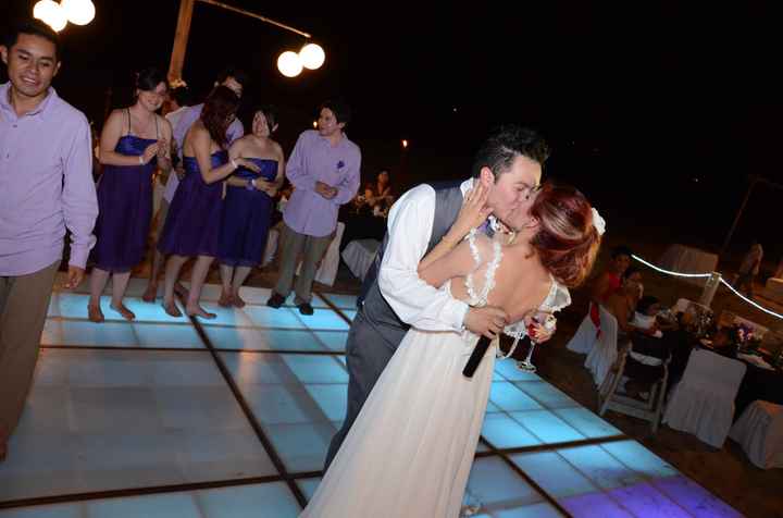 Mi esposo cantándome de sorpresa