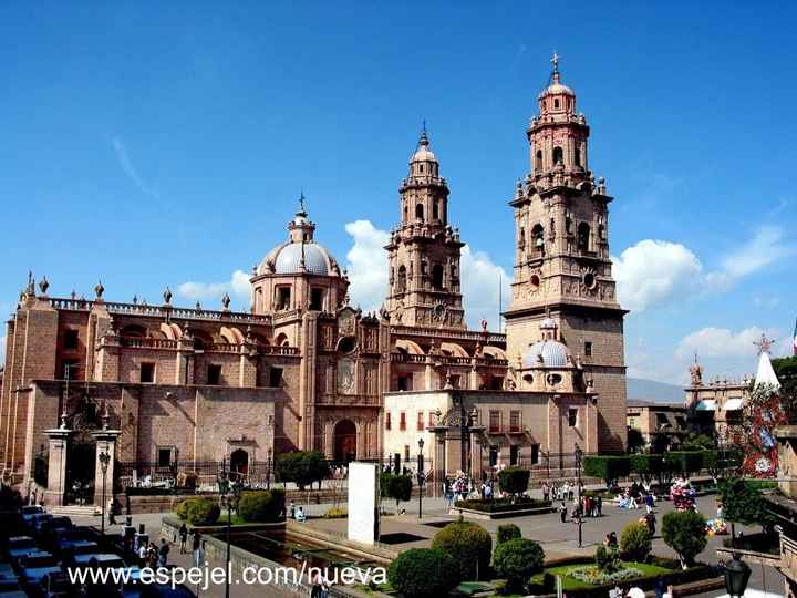 Por fin, iglesias y salón! - 1