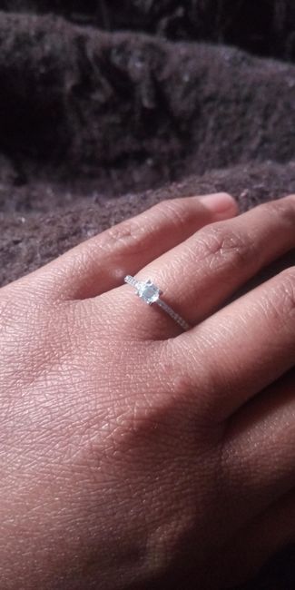 Mi anillo de compromiso simplemente hermoso e inesperado Motserrat - 1