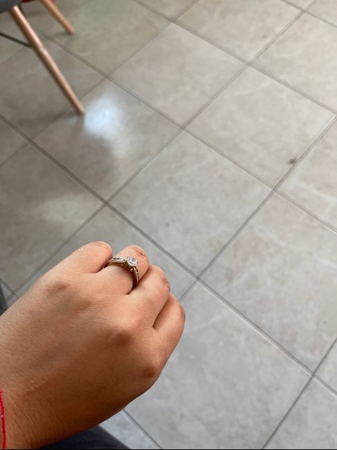 ¡Enséñanos el anillo de compromiso! 💍 29