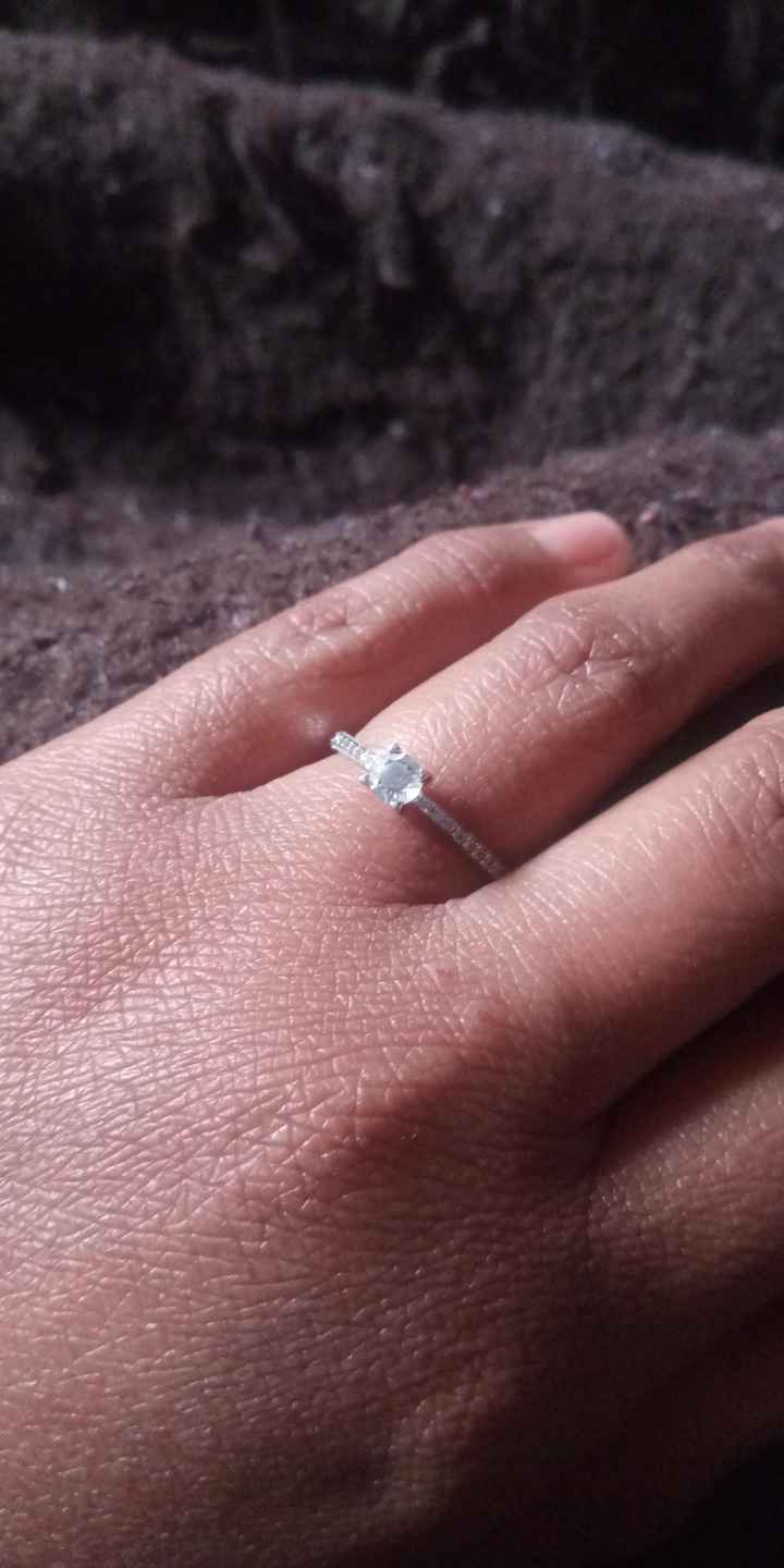Mi anillo de compromiso simplemente hermoso e inesperado Motserrat 1