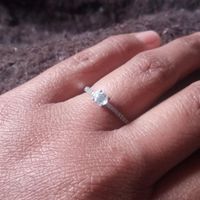 Mi anillo de compromiso simplemente hermoso e inesperado Motserrat - 1