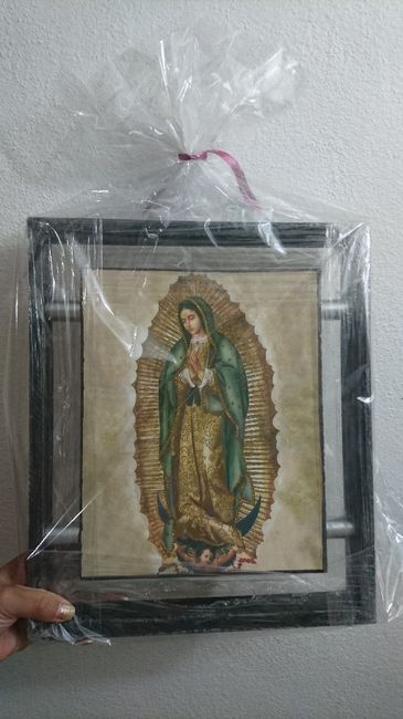 Una virgen (éste regalo me hizo llorar)