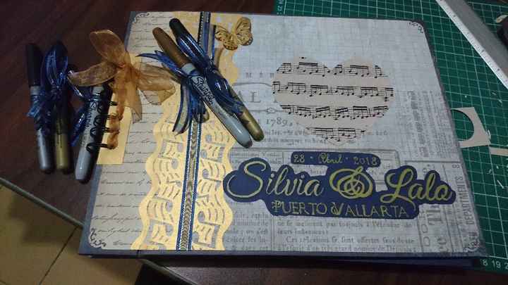 Libro y Plumones terminados