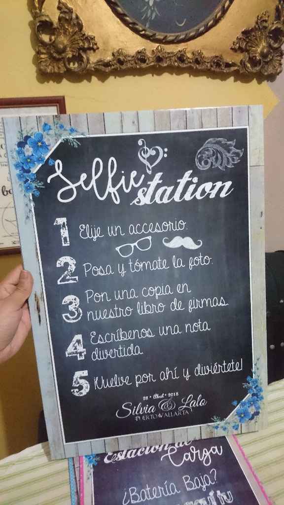 Cartel Selfie station