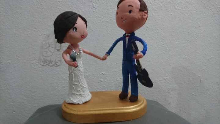 Cake topper (detalle con encaje) en base
