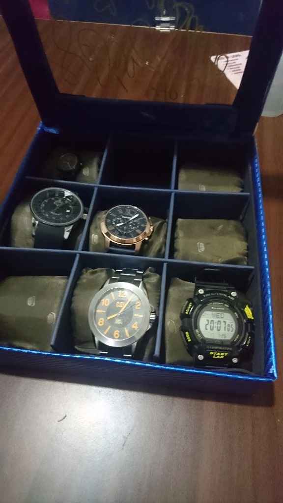 Estuche con sus otros relojes